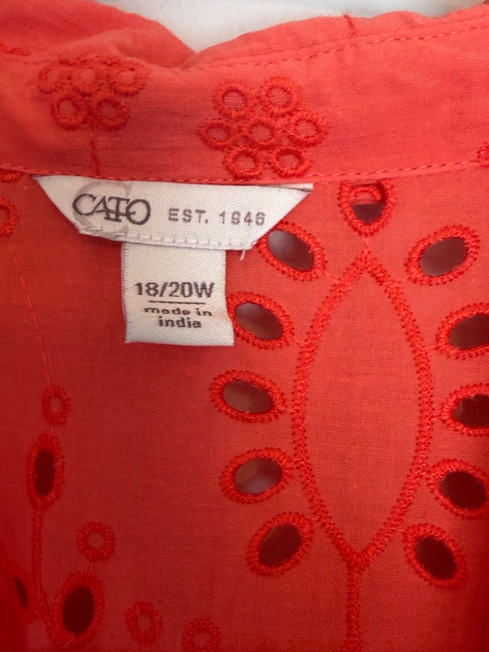 Grorgous Cato Coral Eyelet Button-Front Tiered Blouse - Picture 5 of 5